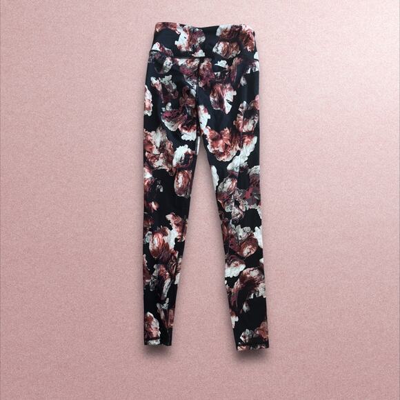 Victoria’s Secret Sport Black Floral Knockout Tights - Picture 3 of 5